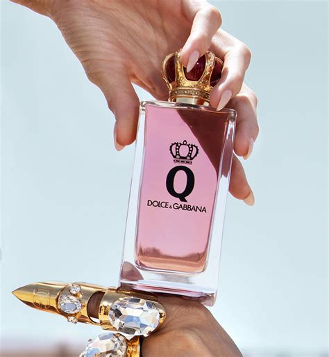 queen dolce gabbana perfume.